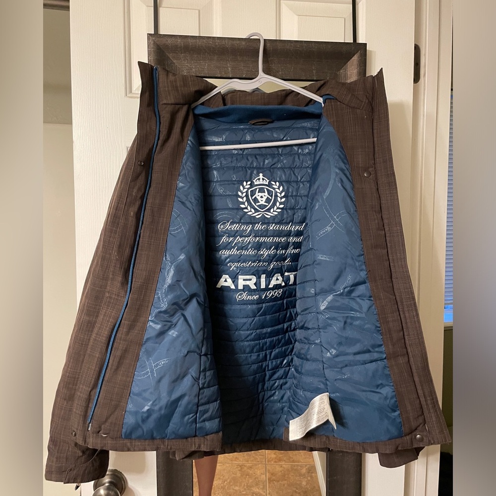 Ariat Women’s Brown Insulated Puffy Jacket. Size: Medium